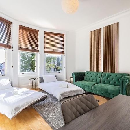 Appartamento Victorian Flat Close To Station With Large Garden Hove Esterno foto