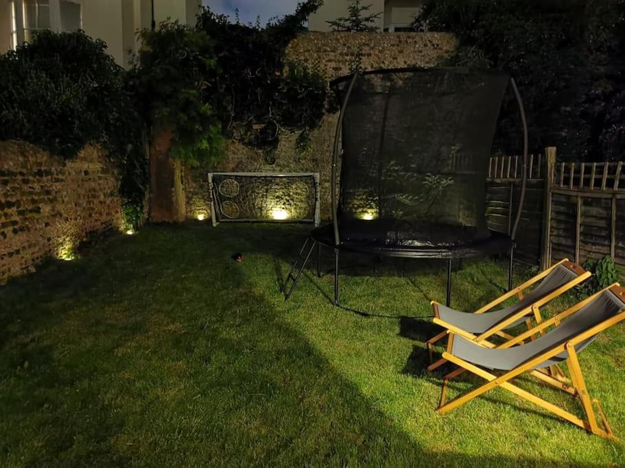 Appartamento Victorian Flat Close To Station With Large Garden Hove Esterno foto