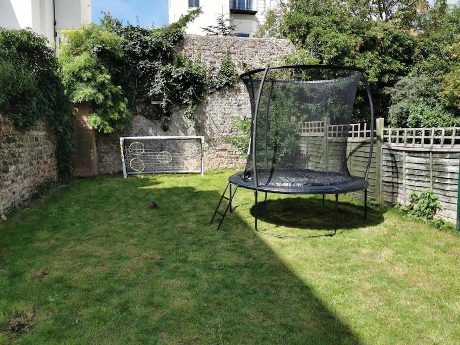 Appartamento Victorian Flat Close To Station With Large Garden Hove Esterno foto